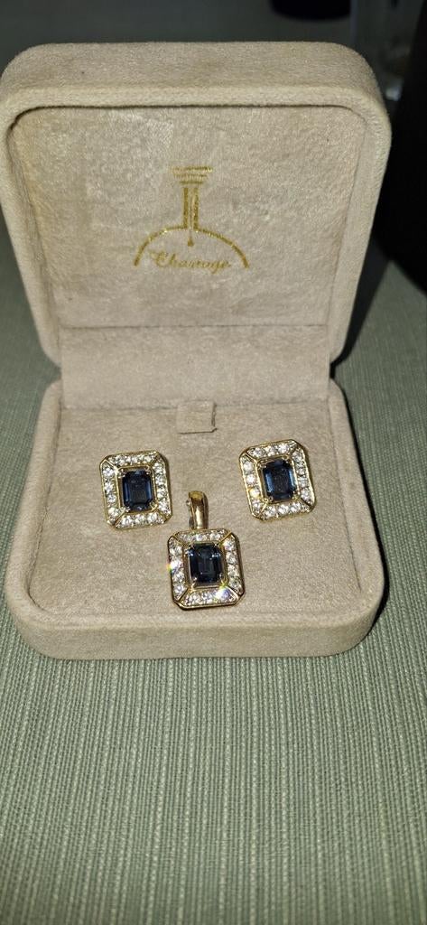 Vintage oorbellen met hangertje, Ophalen