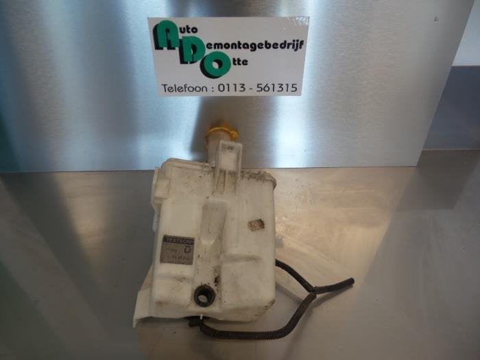 Ruitensproeiertank voor van een Nissan Primera (Primera P99-, Gebruikt, -, -, Ophalen of Verzenden