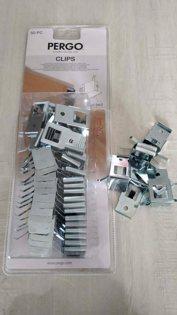 clips de montage, plinthes, boîte Pergo 1, 50 pièces, Enlèvement ou Envoi, Neuf, Autres matériaux, Plinthes