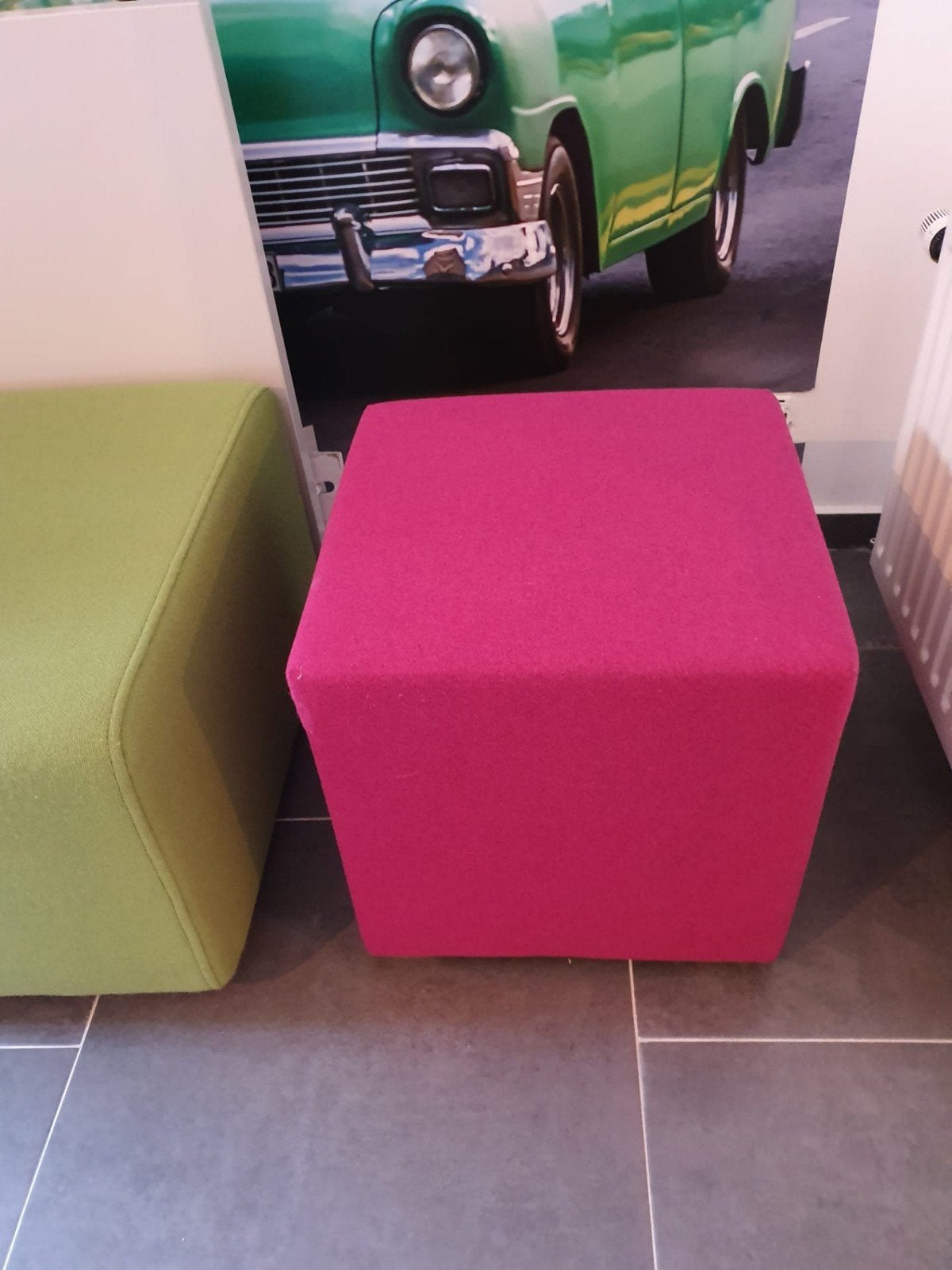 Pouf rose, Enlèvement