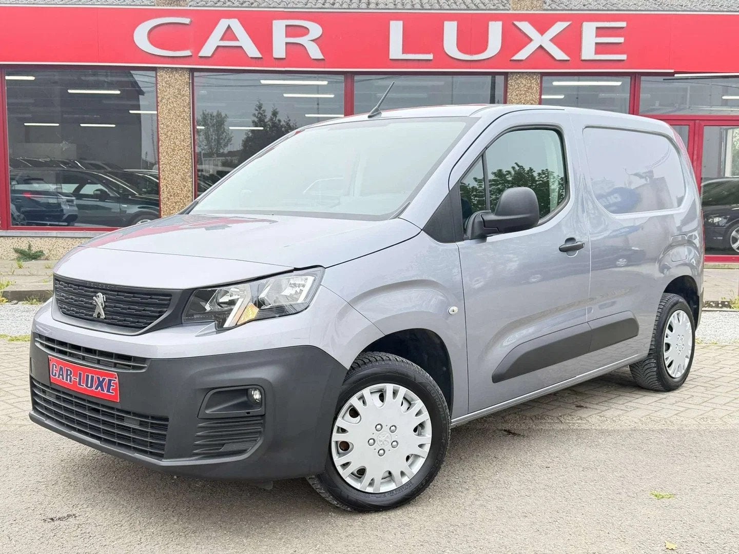 Peugeot Partner 1.2 ESSENCE GPS 3 PLACES UTILITAIRE TVAC, Autos, Camionnettes & Utilitaires, Argent ou Gris, Achat, Entreprise