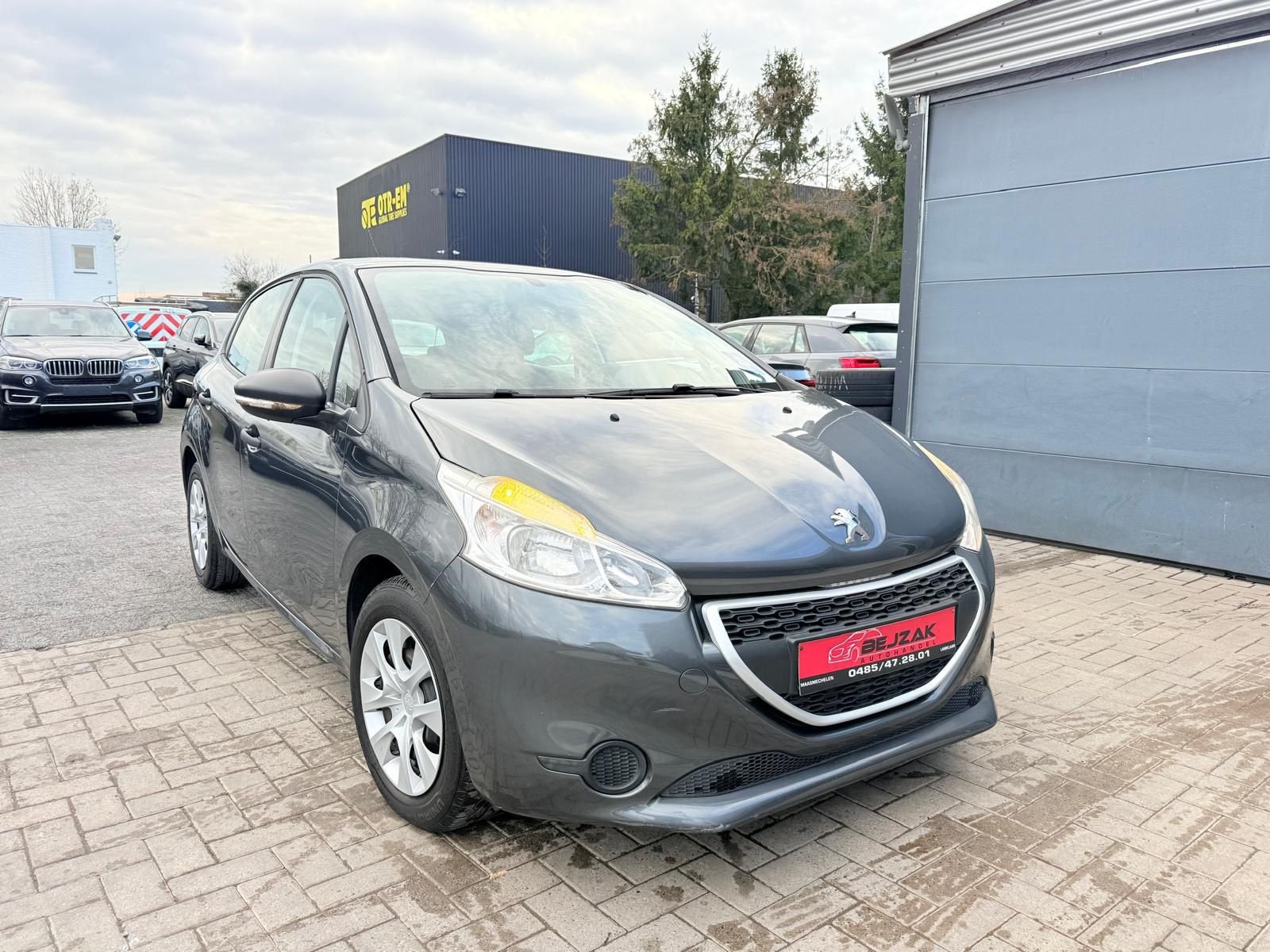Peugeot 208 1.0i Benzine  84.000 km 1 jaar garantie, Auto's, Peugeot, Euro 5, Bedrijf, Handgeschakeld, Te koop