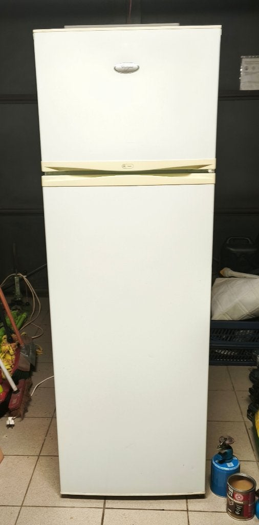 Frigo (avec congélateur) Whirlpool ARC 2283 - 211 l, Electroménager, Utilisé, 200 litres ou plus, 45 à 60 cm, Avec congélateur séparé