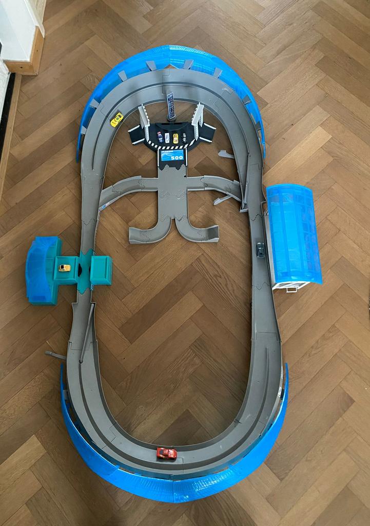 Circuit voitures Fonctionne sur batterie Voitures incluses, Enlèvement, Comme neuf