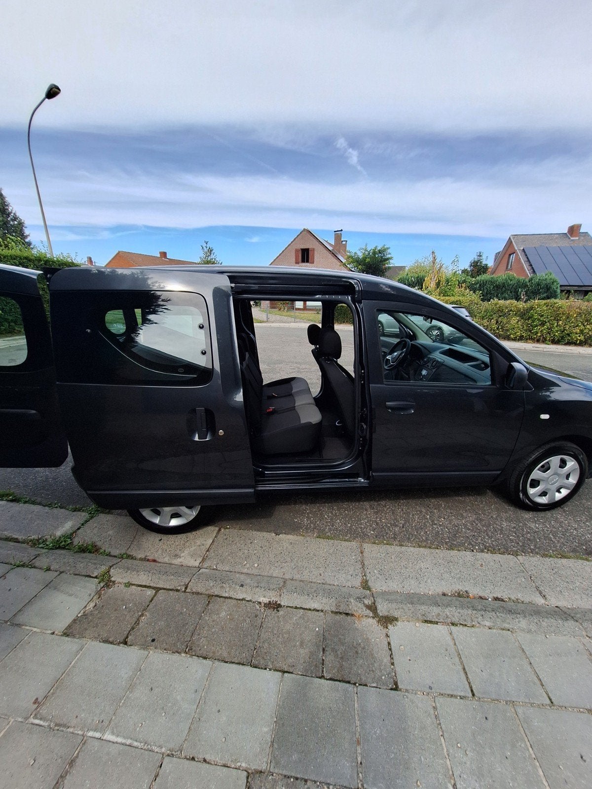 DACIA DOKKER 1.6 ESSENCE 13.000 KMS, Autos : Divers, Enlèvement, Comme neuf