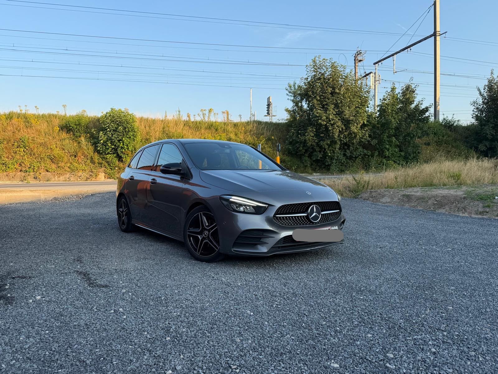 Mercedes B180d AMG LINE automaat, Autos, Mercedes-Benz, Argent ou Gris, Achat, Euro 6, Alcantara