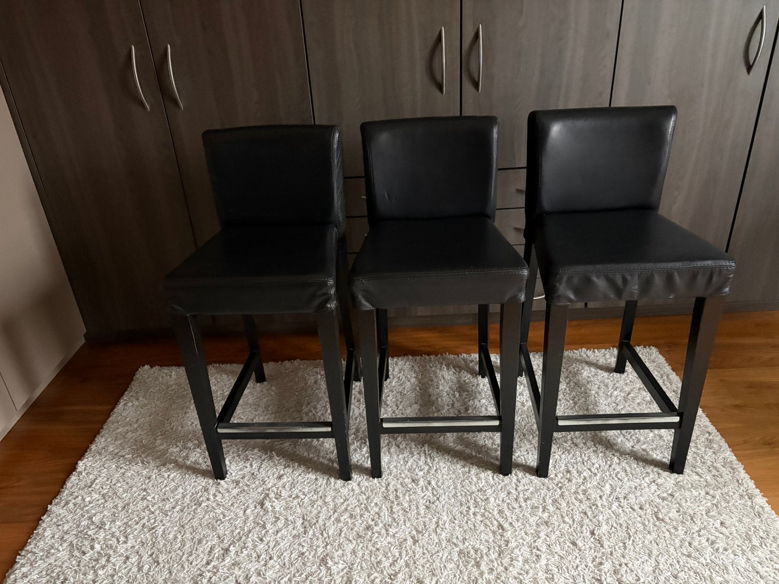Barkrukken Ikea Henriksdal 3 stuks, Huis en Inrichting, Barkrukken, Ophalen, Gebruikt, Met voetsteun, 60 tot 90 cm