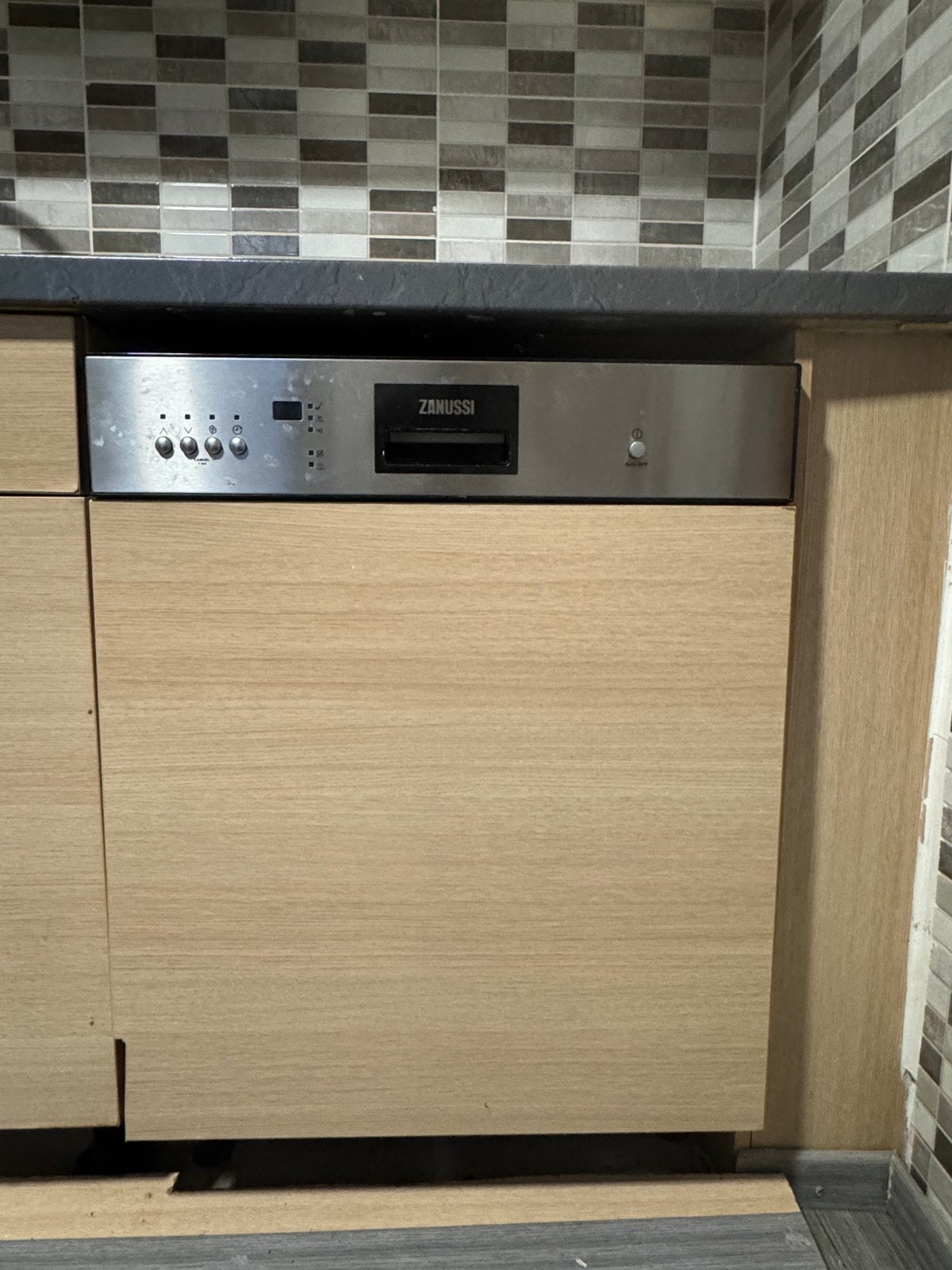 Lave-vaisselle Zanussi, Electroménager, Lave-vaisselle, Enlèvement, Utilisé, Encastré
