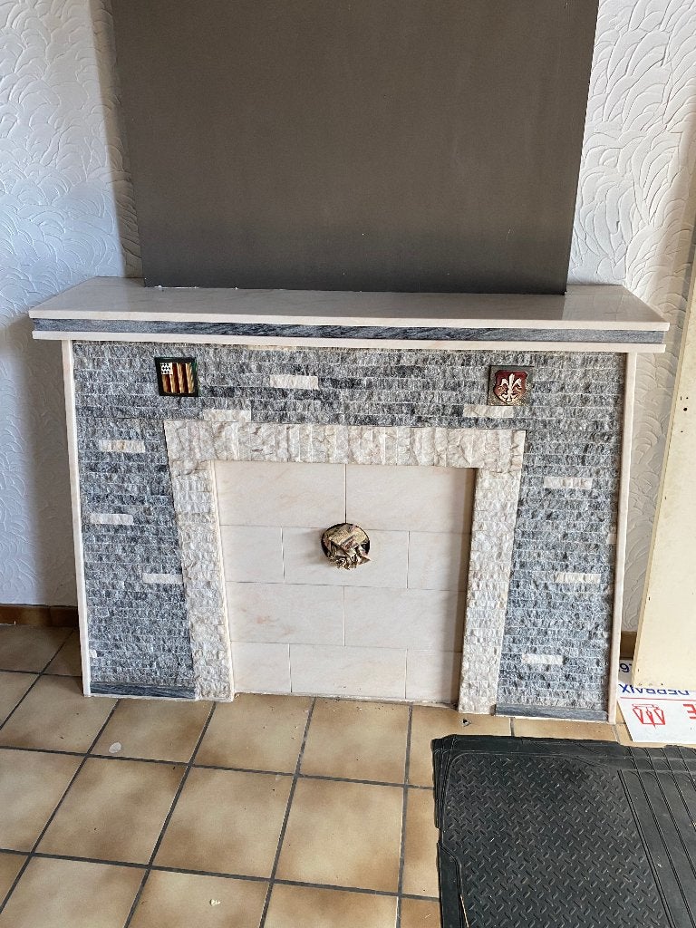 « Cheminée décorative avec habillage en pierre / marbre », Enlèvement, Comme neuf