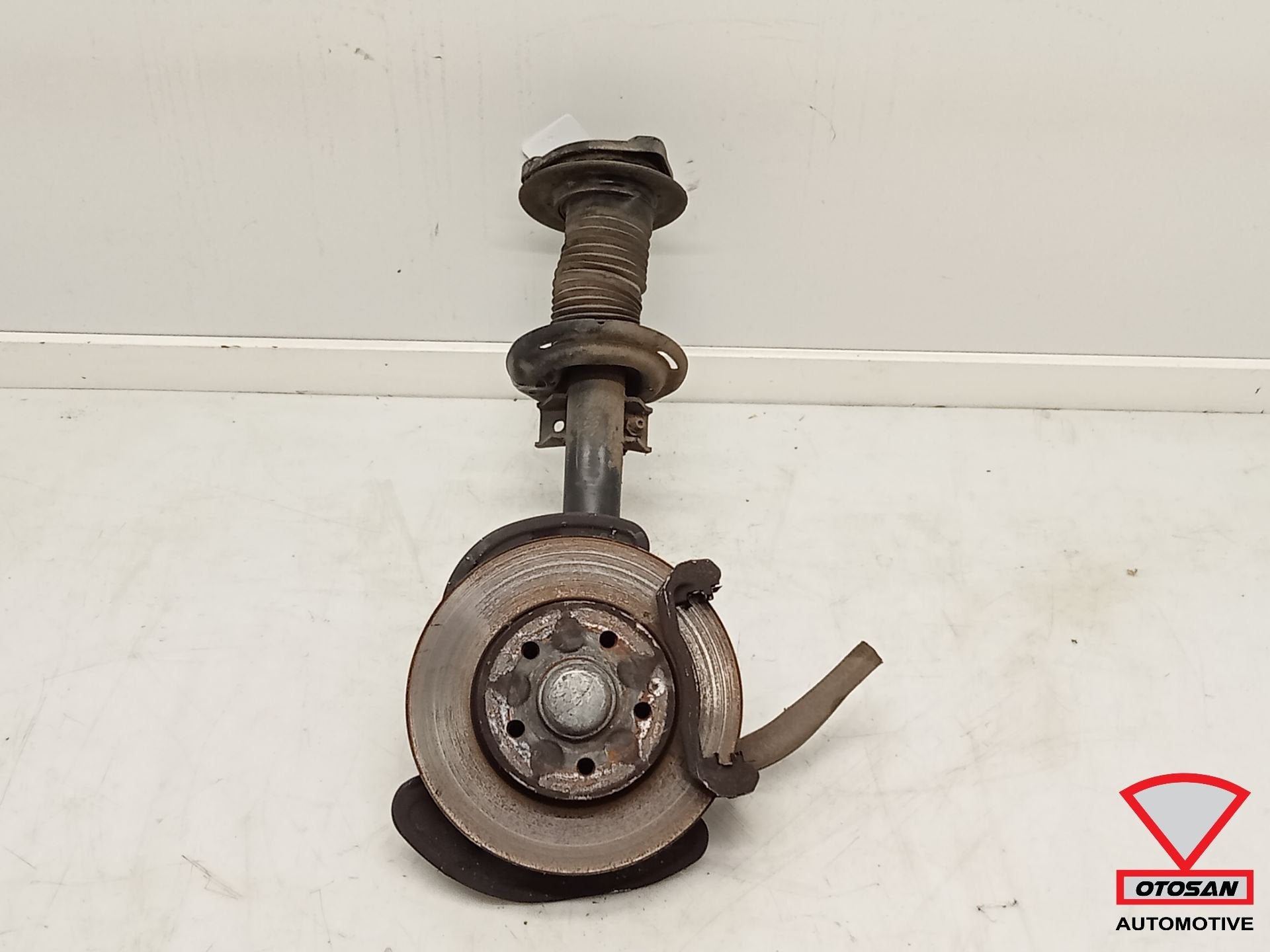Mercedes Classe C W204 Jambe de Suspension Compl te Avant Ga, Mercedes-Benz AG, Mercedes-Benz, Utilisé, Mercedesstrasse 120
70372  Stuttgart, DE