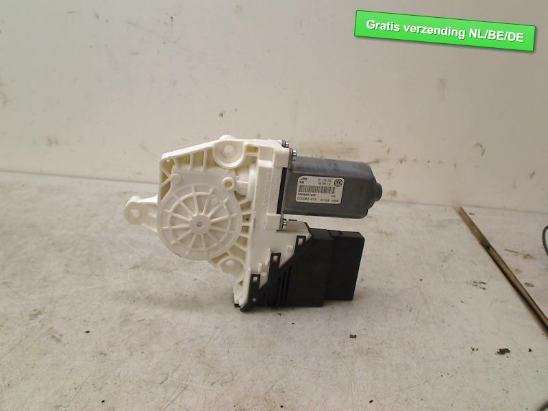 MOTEUR LEVE VITRE ELECTRIQUE ARRIÈRE GAUCHE (5N0959703F), Arrière, Utilisé, De Bloemendaal 21 21
5221 EB  'S HERTOGENBOSCH, NL