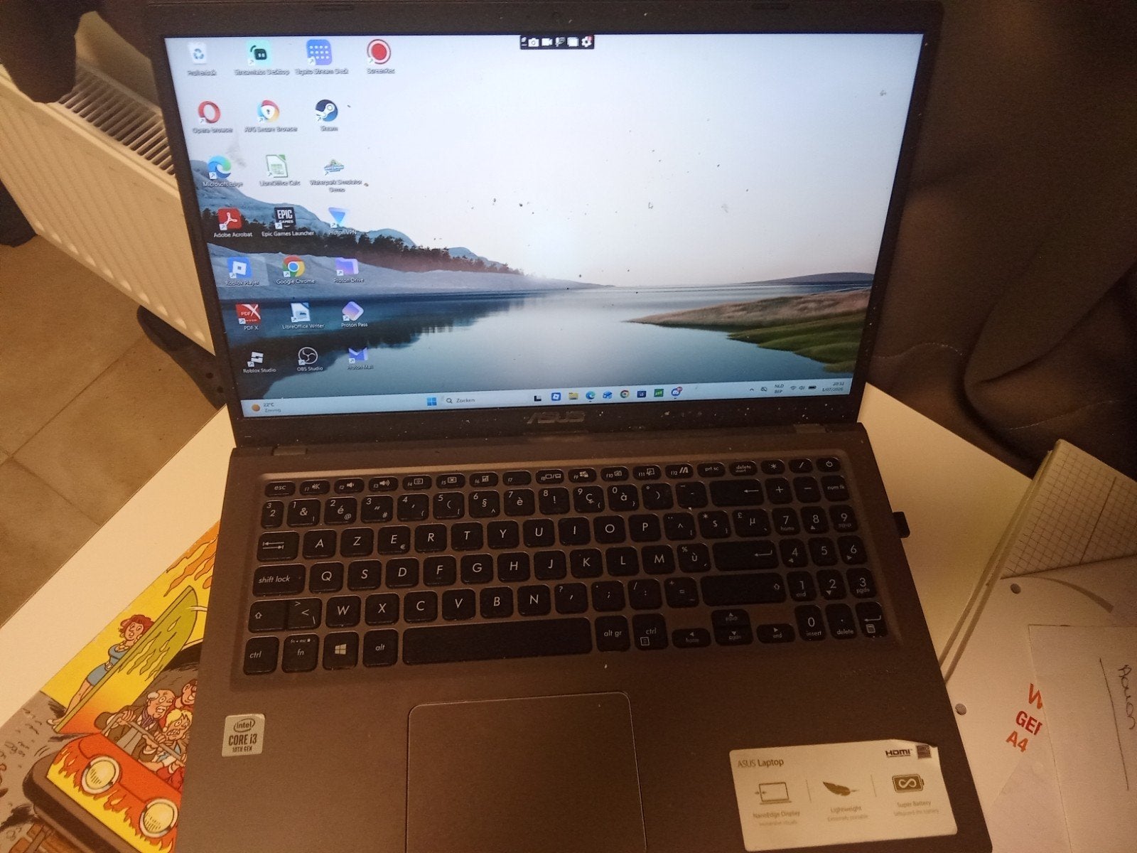 Asus laptop met lader, Computers en Software, Windows Laptops, Ophalen