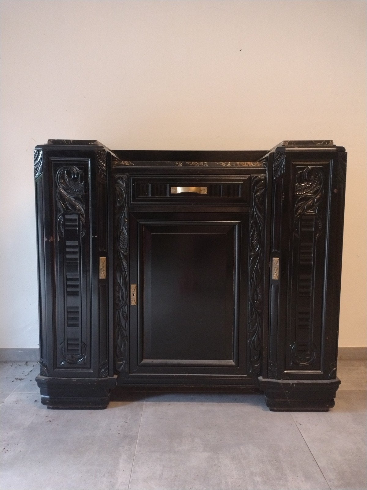 Art Deco Buffet met gedetailleerd inlegwerk en marmeren blad, Ophalen