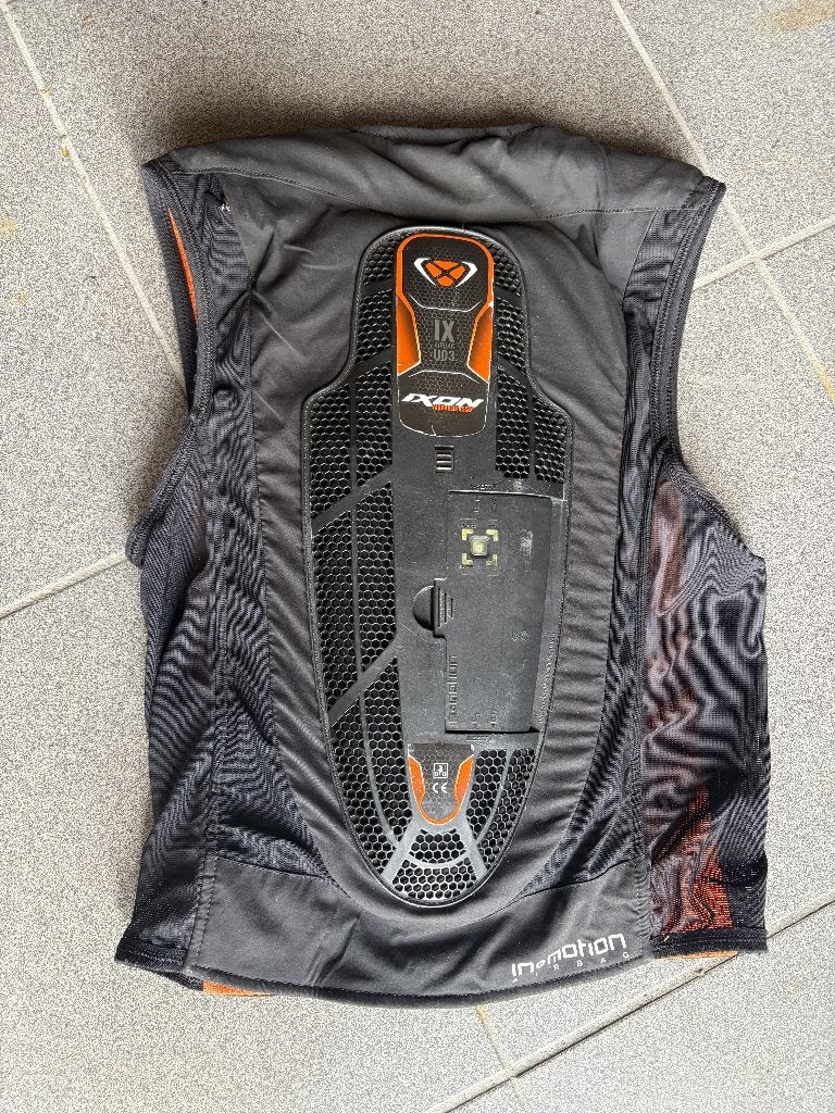 Gilet airbag électronique Ixon IX Airbag U03 — Taille S, Seconde main, Autres types, Enlèvement, Ixon