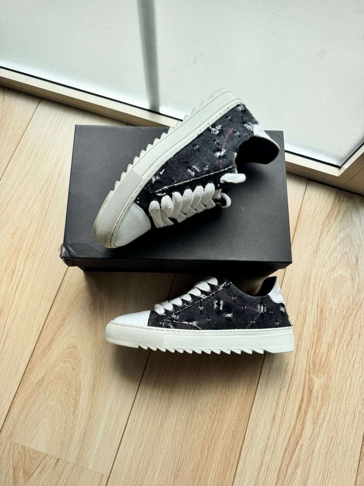 Numeris pink denim, Enlèvement ou Envoi, Comme neuf, Baskets, Noir