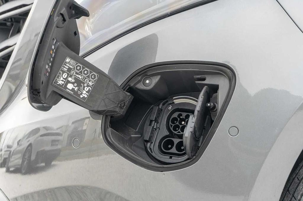 Mercedes-Benz Vito E Parktronic Camera Equipped Loadspace, Auto's, Automaat, Gebruikt, 116 pk, https://public.car-pass.be/vhr/5fcc8383-b66b-4c11-aed0-5c929838524c