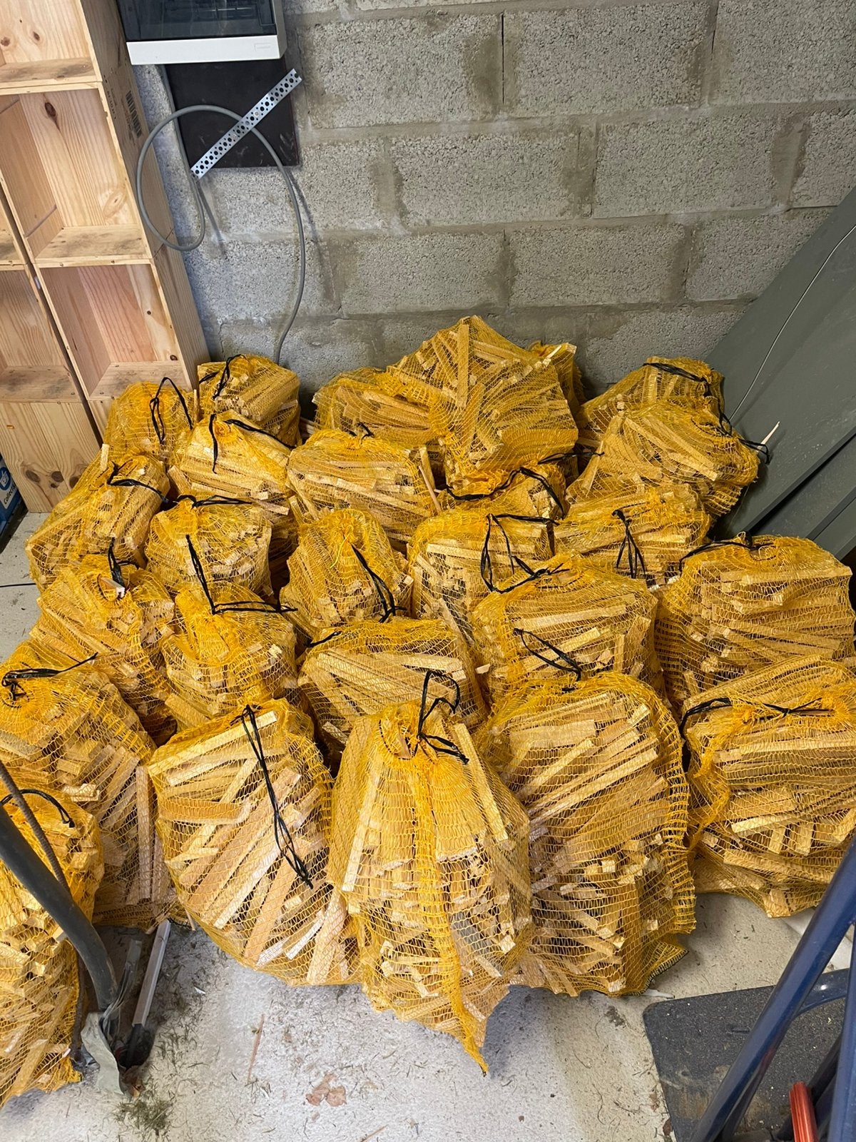 Perit bois d’allumage, Enlèvement