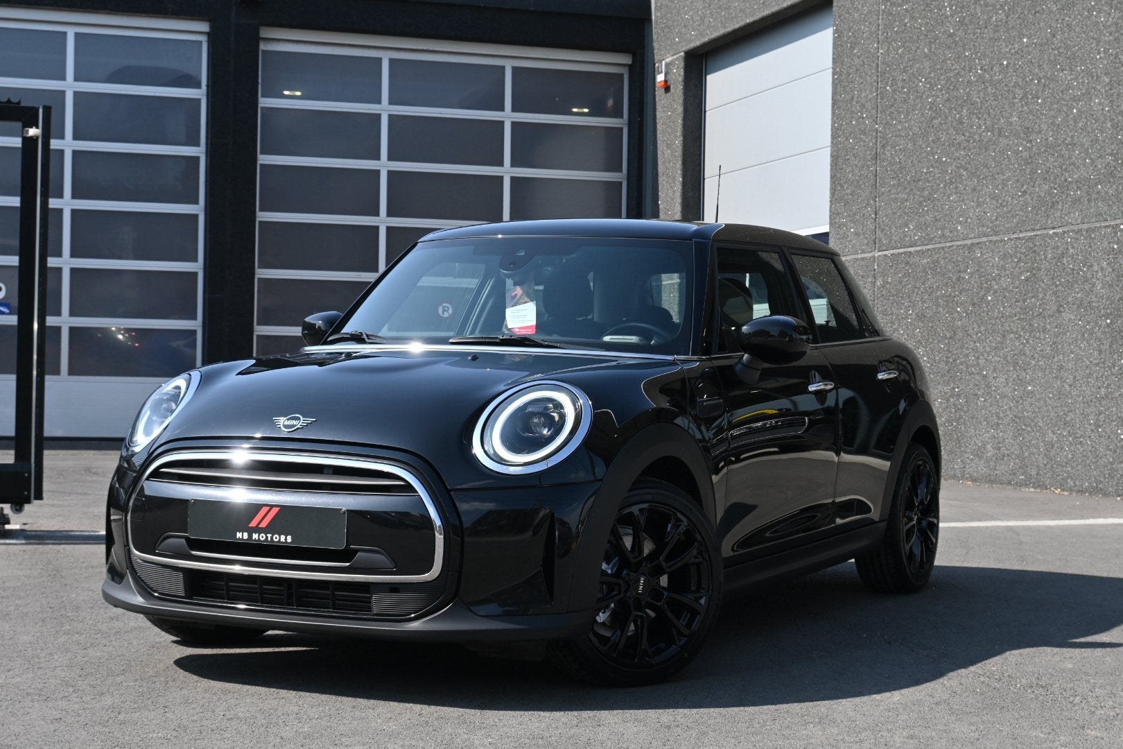 Mini Cooper 1.5i Automaat, Auto's, Stof, 4 cilinders, Zwart, Bedrijf