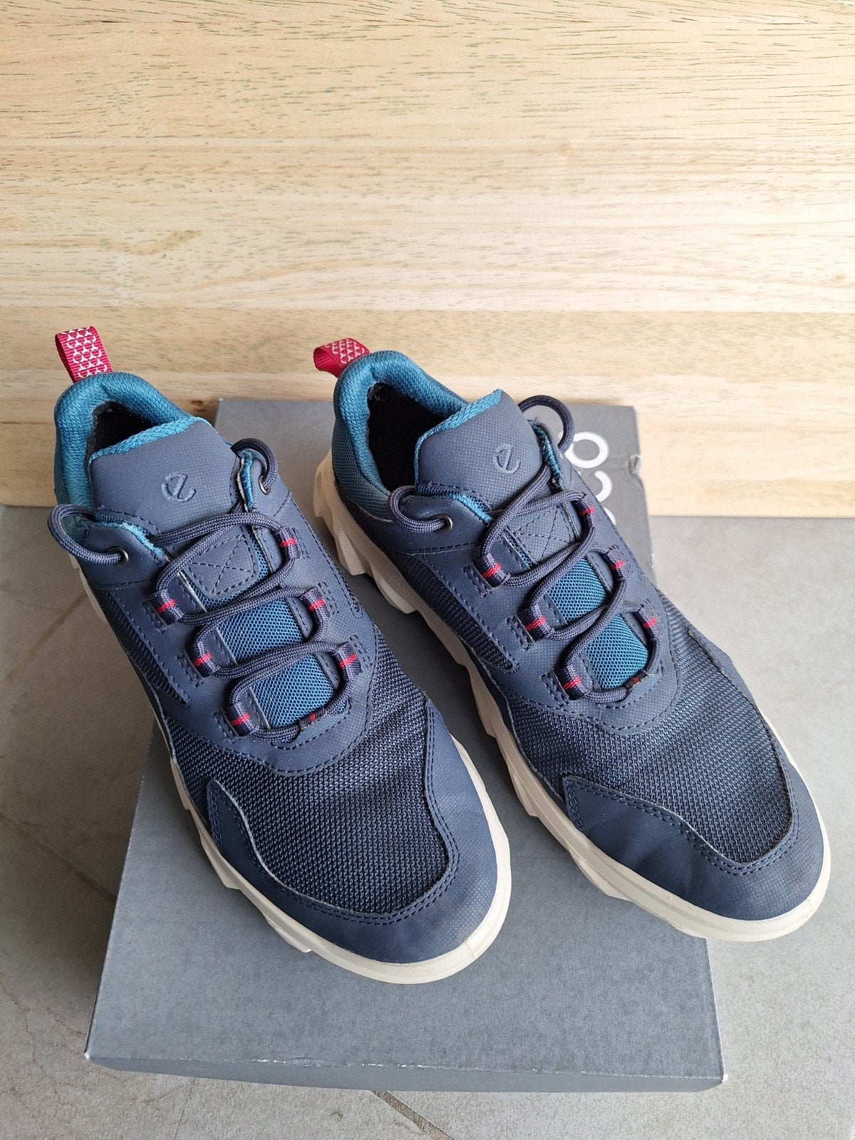 Chaussures de randonnée ECCO taille 39 bleues (EU), Vêtements | Femmes, Chaussures de marche, Ecco, Comme neuf, Enlèvement