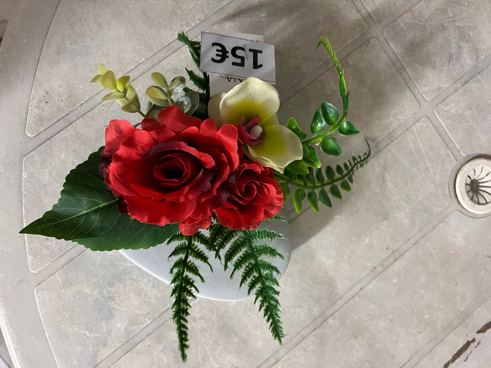 NAMAAK BLOEMSTUK, Ophalen, Steen/keramiek, Nieuw, Inclusief kunstbloemen