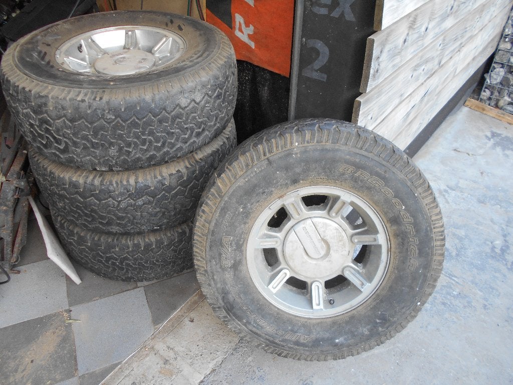 4 Jantes avec pneus Hummer H2, Pneus et Jantes, 4 Saisons, 17 pouces, Enlèvement