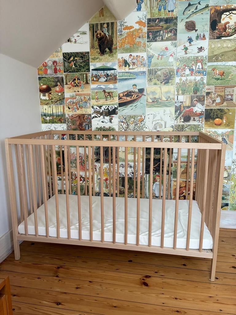 SNIGLAR IKEA Lit bébé 60x120 cm + draps + matelas, Kinderen en Baby's, Babyparken, Zo goed als nieuw, Rechthoekig, In hoogte verstelbaar