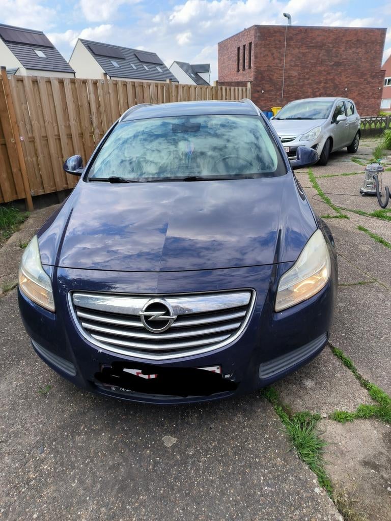 Opel insignia 2011 benzin .208645km, Auto's, Opel, Particulier, Te koop, Insignia