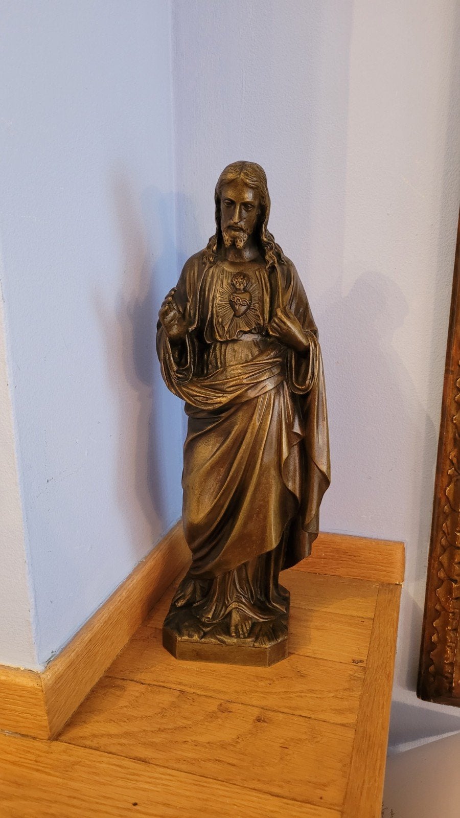 Sacré-Cœur de Jésus.
Une sculpture du XIXe siècle en verre m, Enlèvement