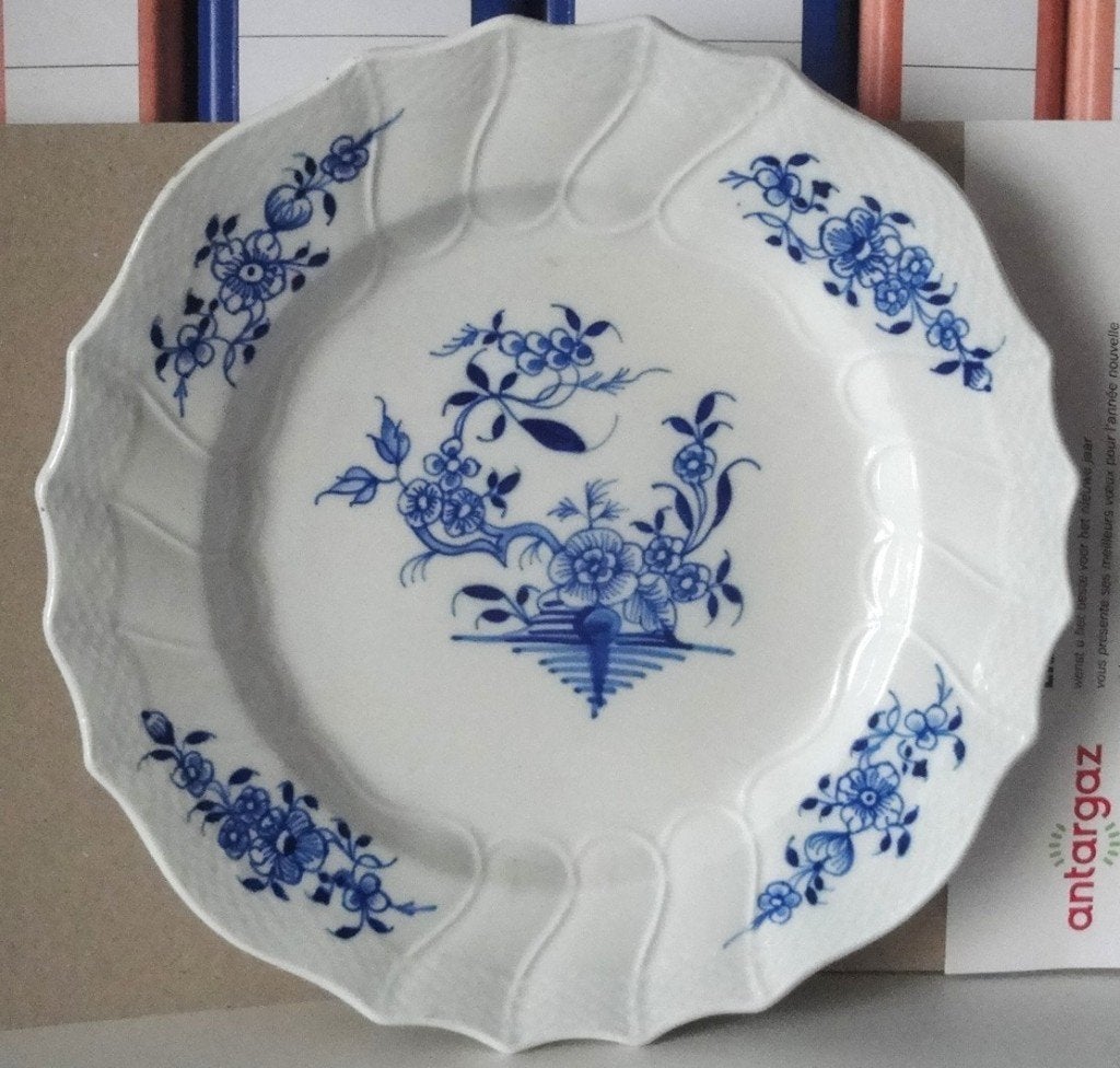 ASSIETTE de PORCELAINE de TOURNAI décor"RONDA"6, Antiquités & Art, Enlèvement