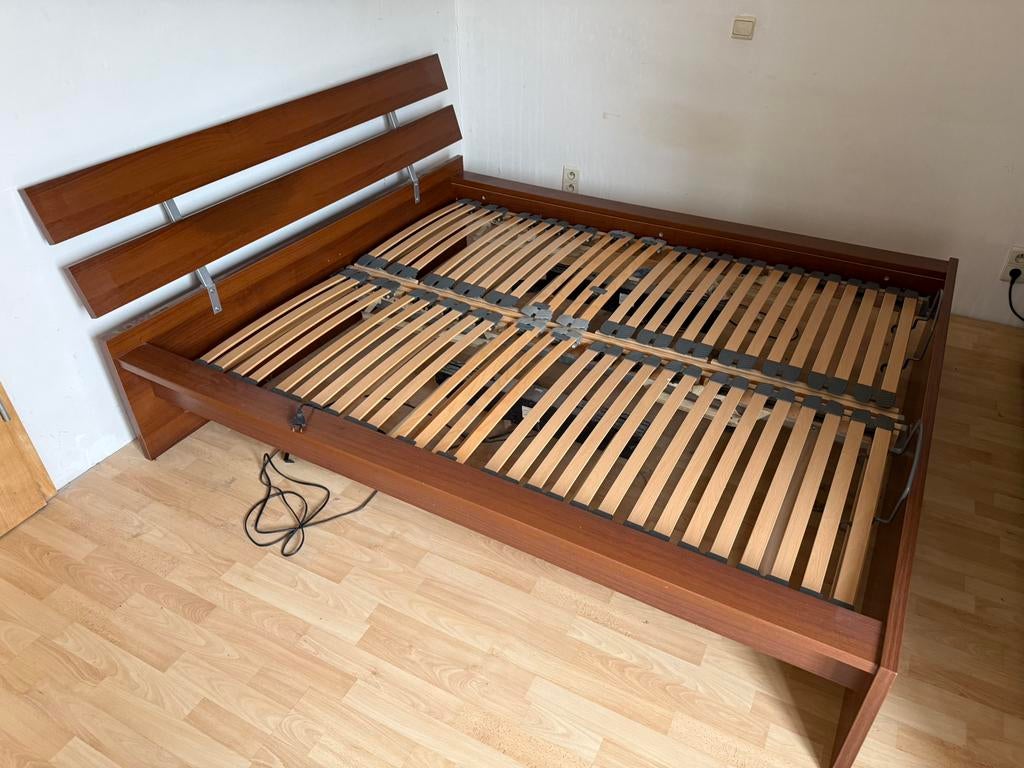 Lit Ikea + 2 sommiers électriques, Enlèvement, Utilisé, Deux personnes, Brun