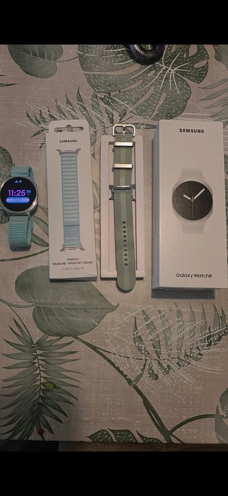samsung watch 8 LTE met garantie, Bijoux, Sacs & Beauté, Montres connectées, Comme neuf, Android, Argent, Enlèvement