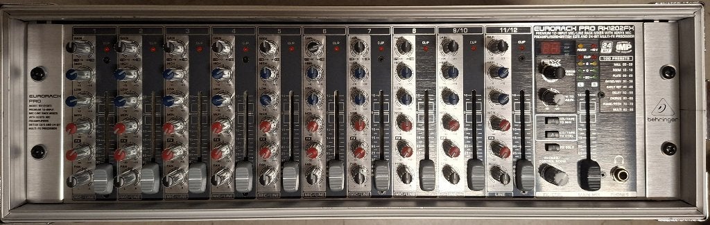 12-kanaals rackmixer met DSP met flightcas, Muziek en Instrumenten, Mengpanelen, Zo goed als nieuw, 10 tot 20 kanalen, Microfooningang