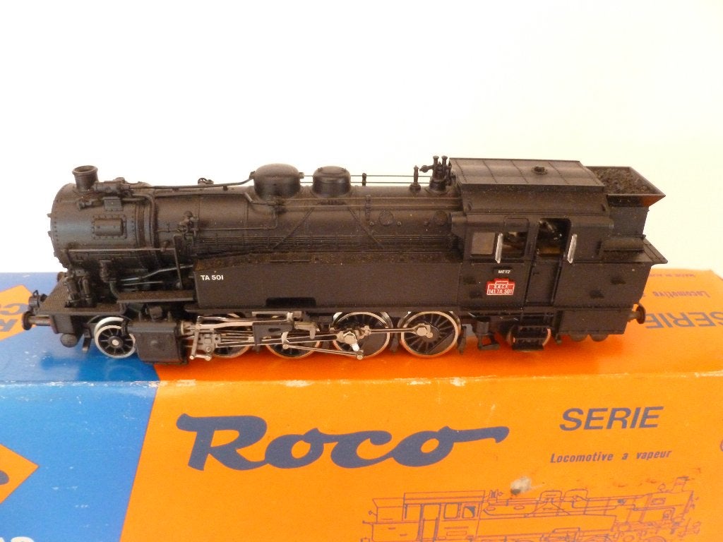 TRAINS HO, Ophalen of Verzenden, Gelijkstroom, Locomotief, Roco