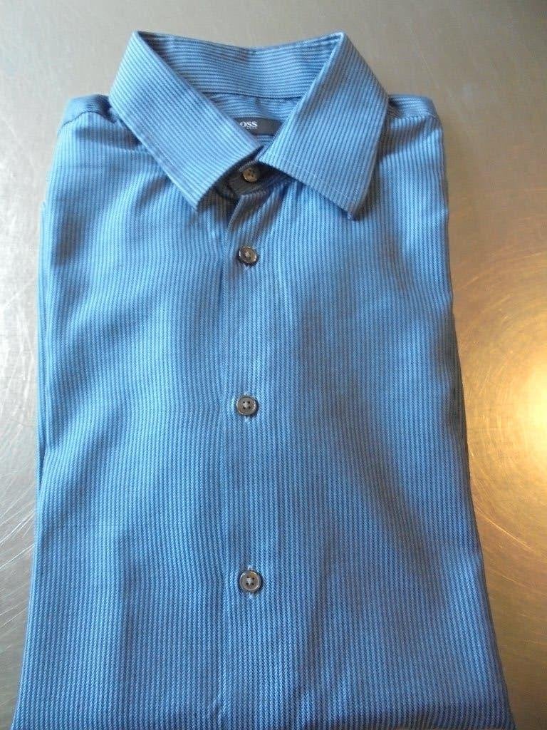 Jolie chemise homme - petites rayures  HUGO BOSS taille 42, Vêtements | Hommes, Chemises, Comme neuf, Tour de cou 41/42 (L), Bleu