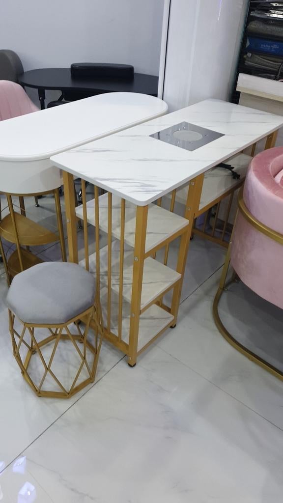 TABLE MANICURE, Enlèvement ou Envoi