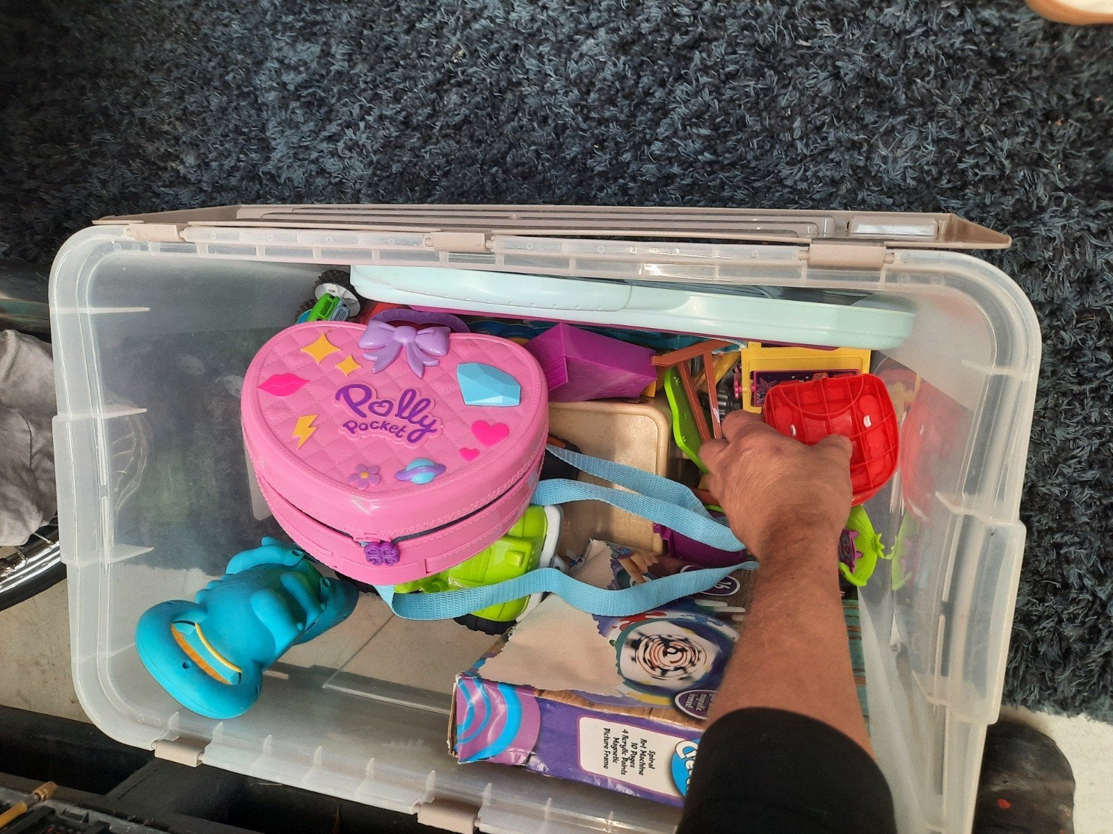 boîte avec jouets pour enfants (gratuit), Enlèvement