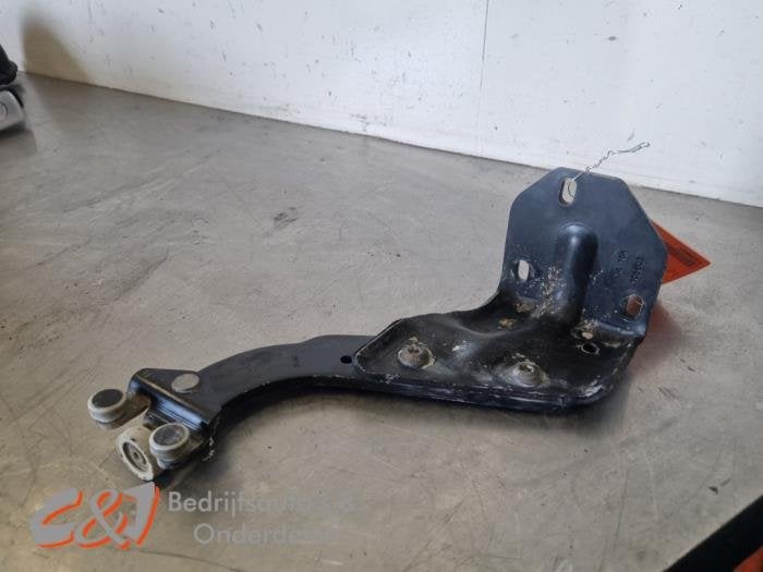 Roulette porte coulissante droite d'un Mercedes Vito (9147), 3 mois de garantie, Utilisé, -, -