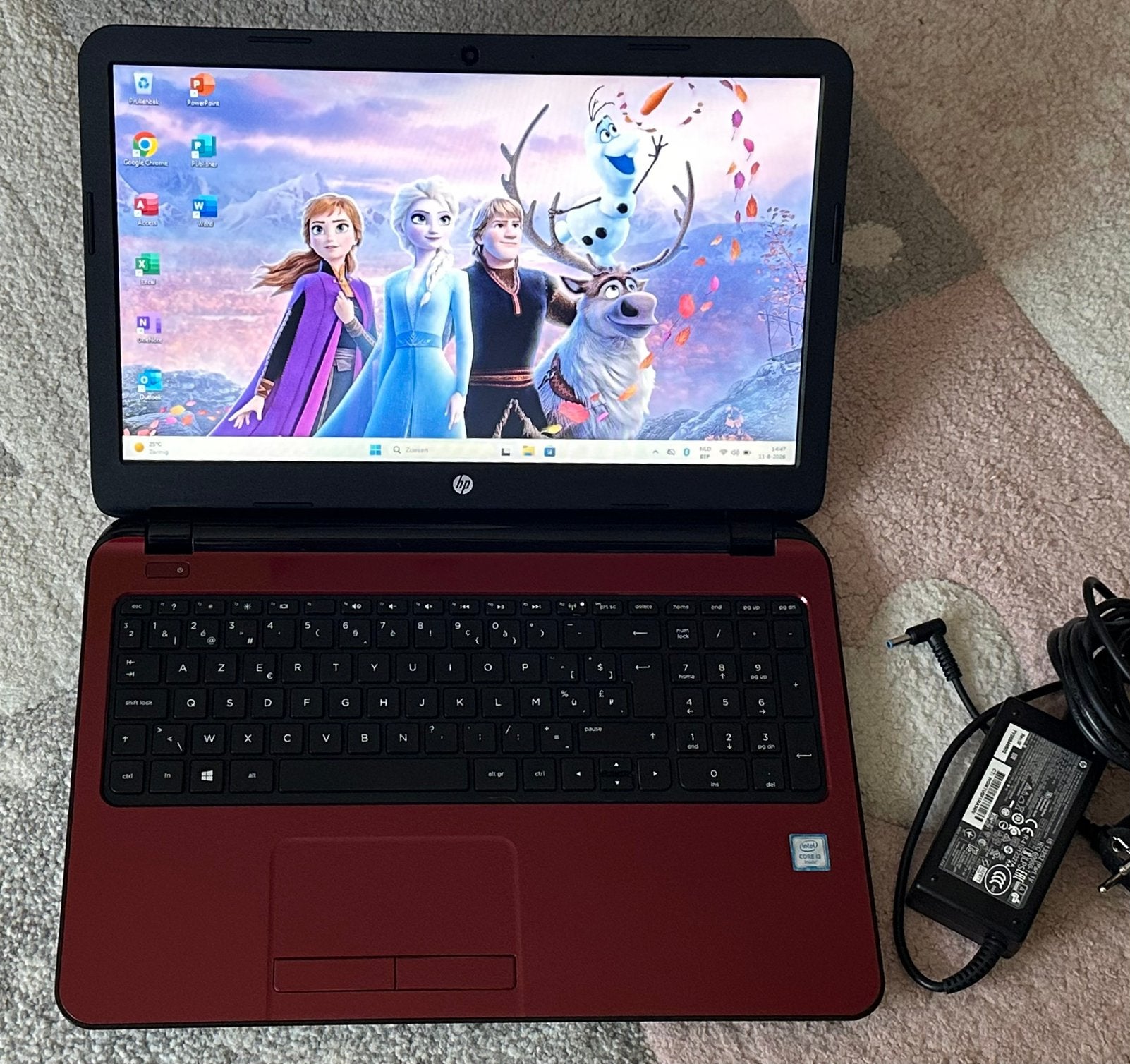 15.6”Hp/ i3-4005U/8gb ram/128gb ssd/Win 11/Office/, Informatique & Logiciels, Chargeurs d'ordinateur portable, Enlèvement, Comme neuf