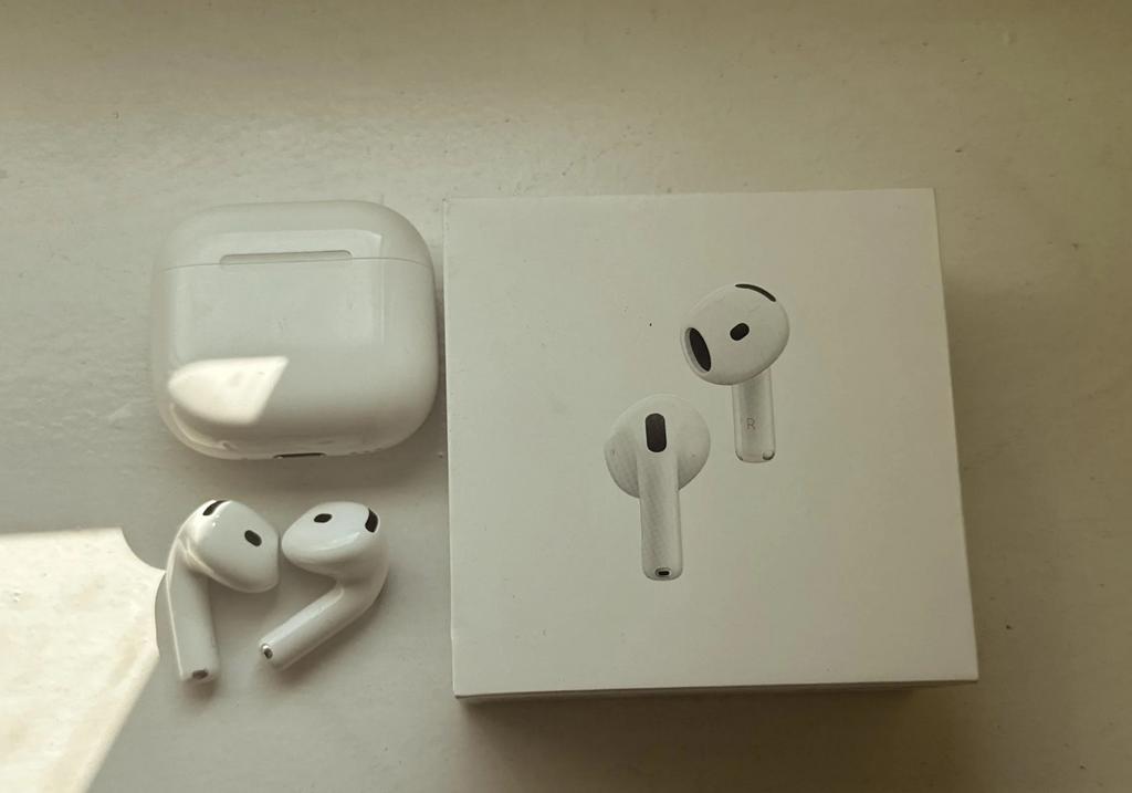Airpods 4 Noise cancellation, Telecommunicatie, Ophalen, Zo goed als nieuw