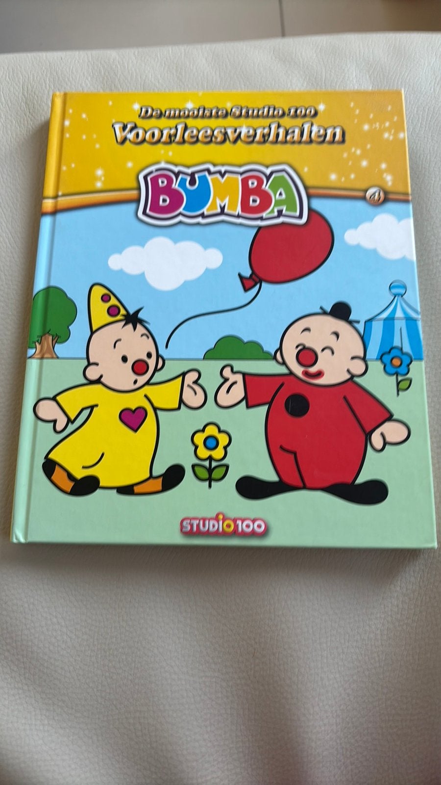 Bumba de mooiste studio 100 Voorleesverhalen, Ophalen of Verzenden, Zo goed als nieuw