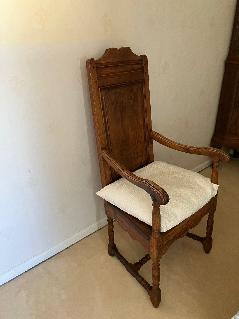 Fauteuil ancien en bois sculpté dossier haut style Renaissan, Enlèvement