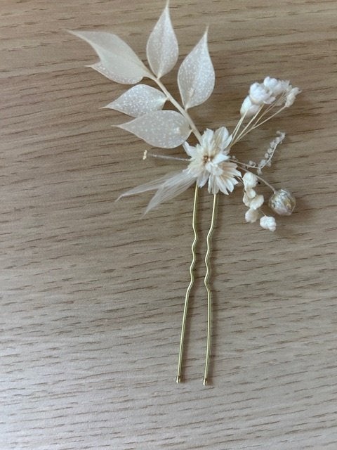 Haarspeld met droogbloemen, Bijoux, Sacs & Beauté, Beauté | Soins des cheveux, Enlèvement ou Envoi, Comme neuf, Épingle à cheveux