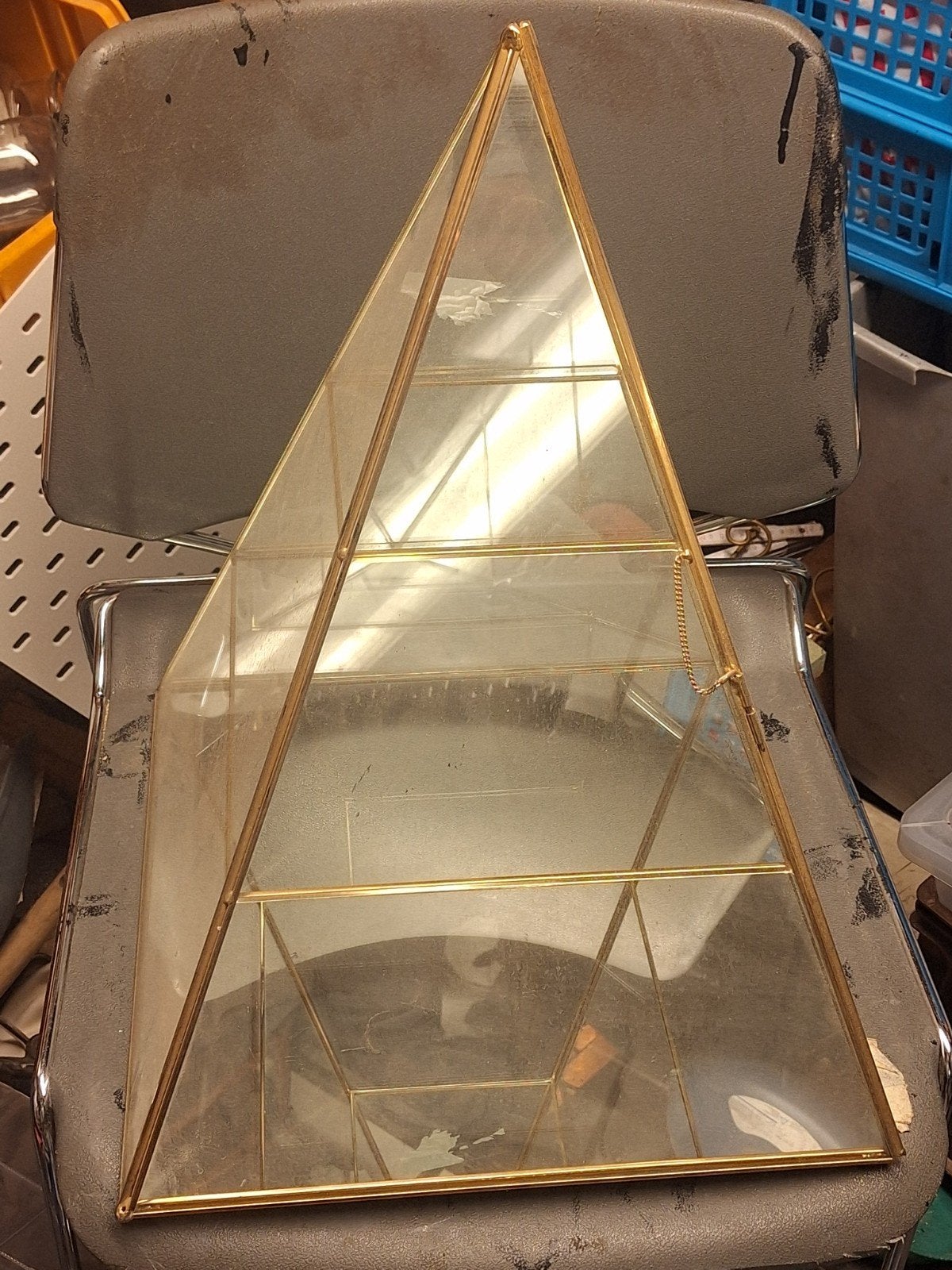 Vitrine, Enlèvement