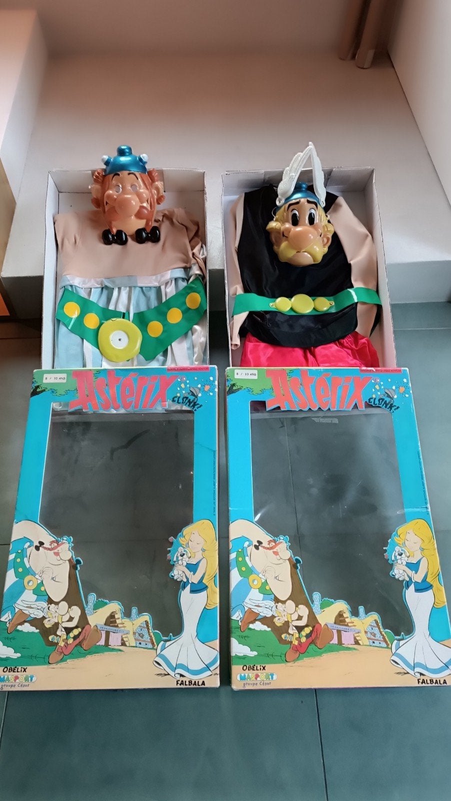 Lot de 2 costumes Astérix, Enlèvement