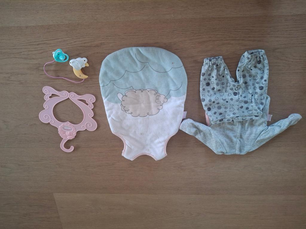 Poppen slaap pyjama, Ophalen