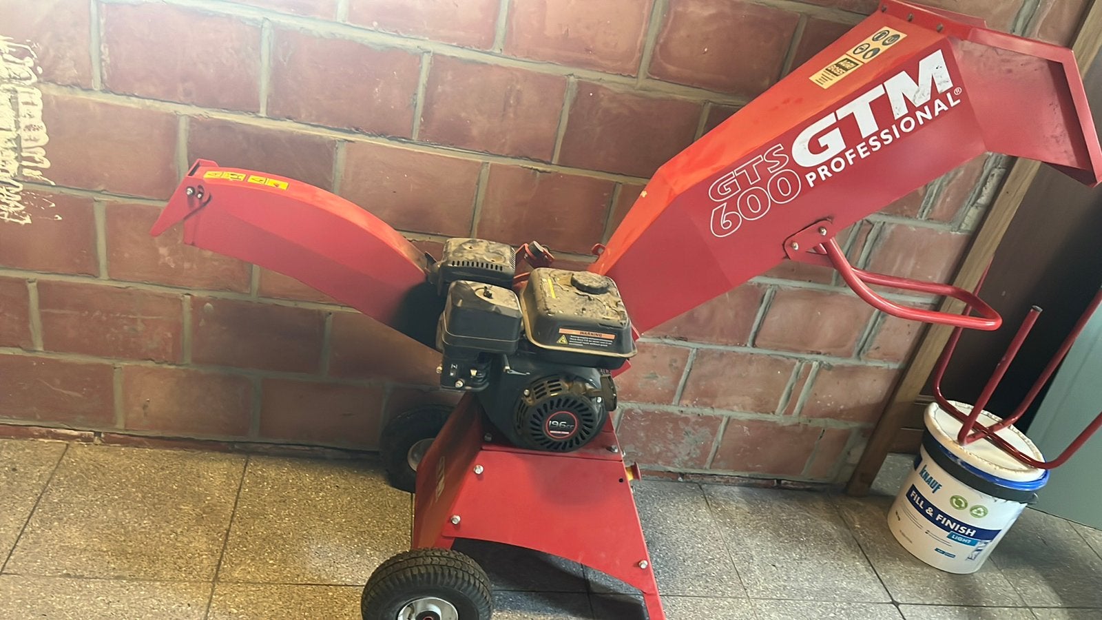Broyeur branches PROFESSIONEL GTM Professional GTS600, Enlèvement, Utilisé