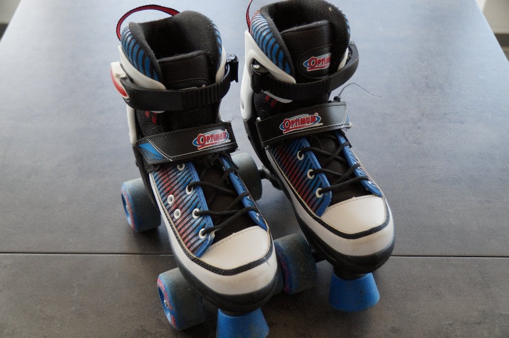 patins à roulettes taille optimale 32-35, Enfants & Bébés, Jouets | Extérieur | Patins à roulettes, Enlèvement, Réglable, Utilisé