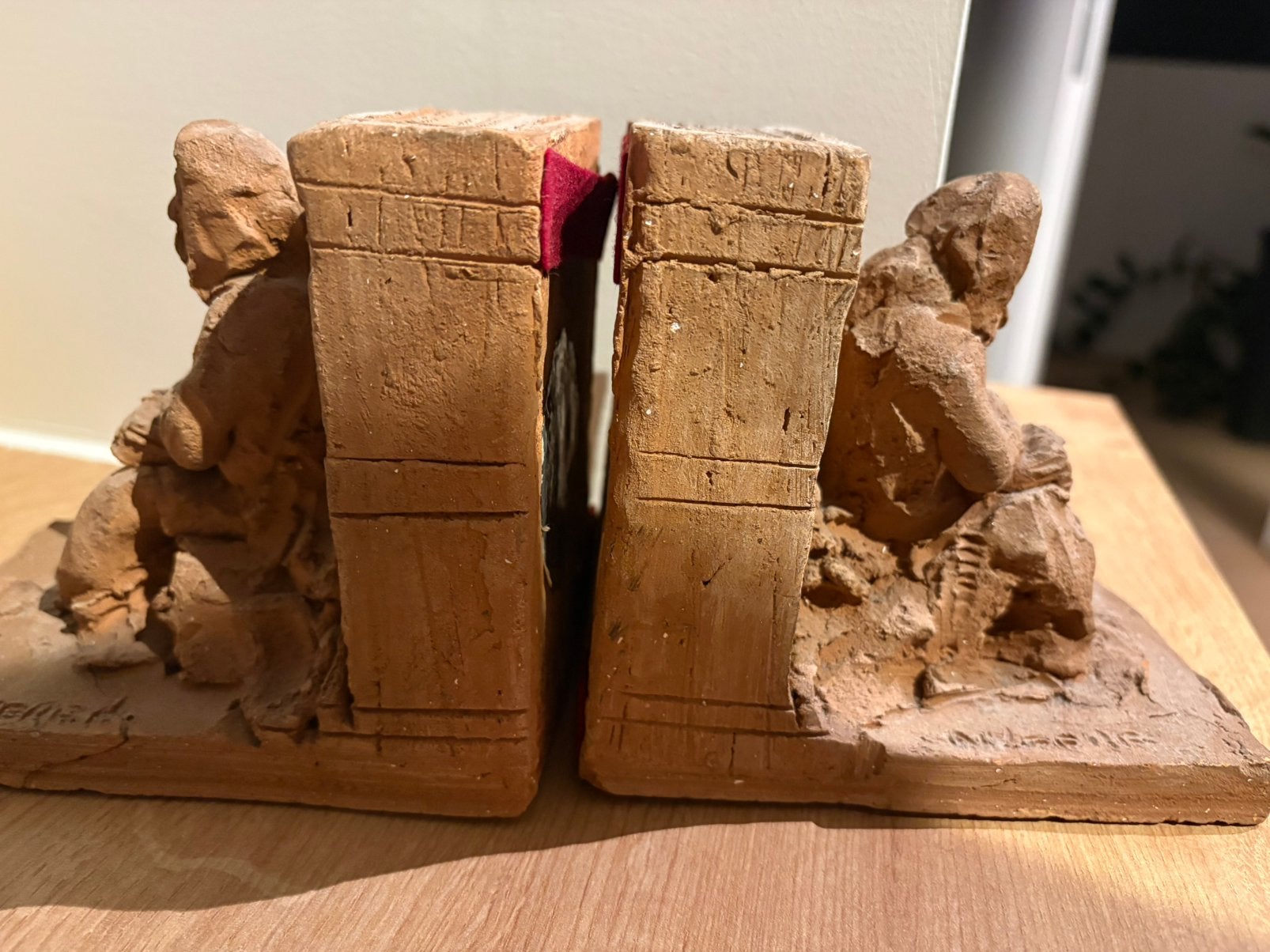 Unieke vintage / artistieke boekensteunen (terracotta), Ophalen, Zo goed als nieuw