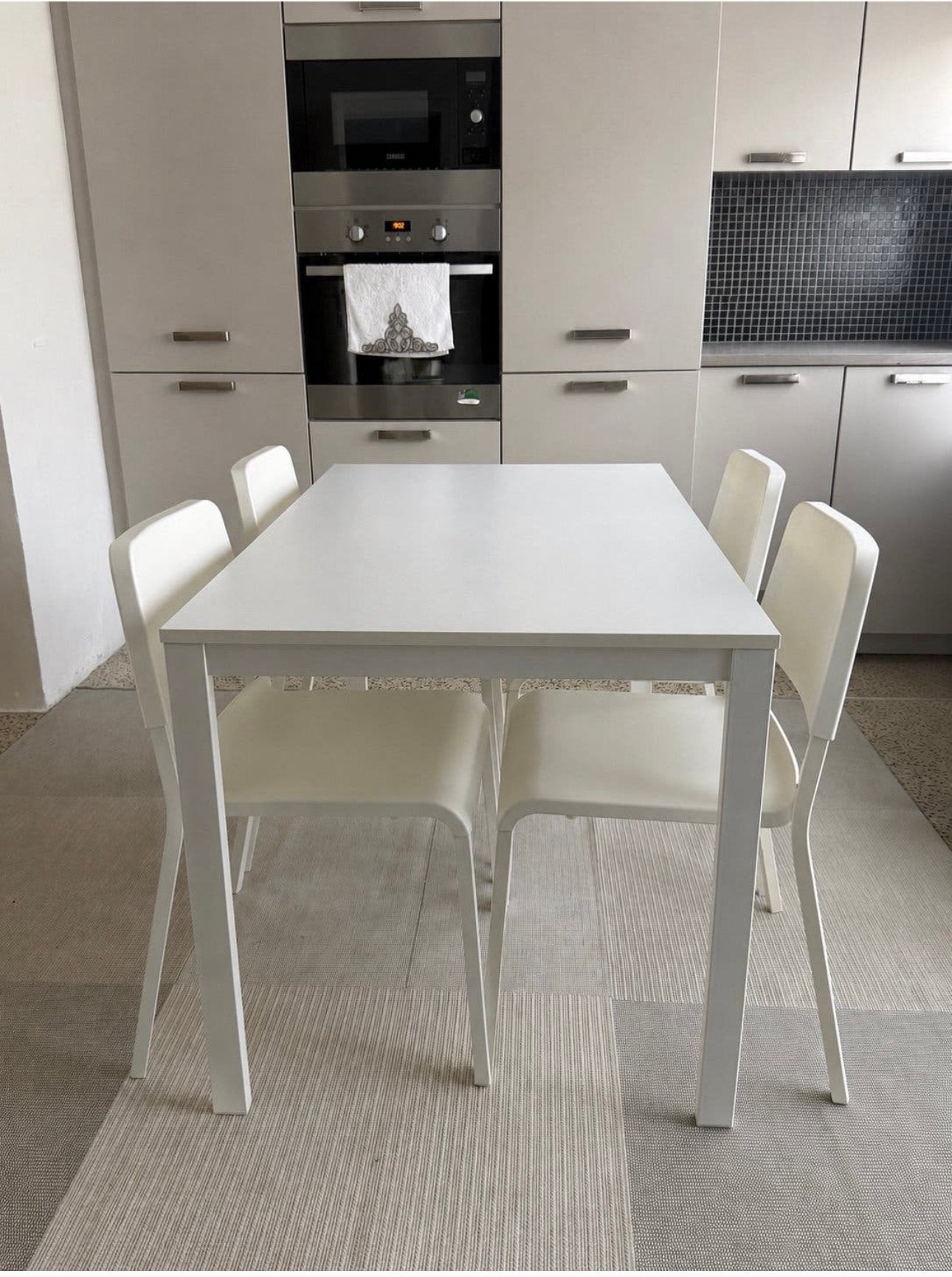 Uitschuifbare eettafel met 6 stoelen, Ophalen, Gebruikt