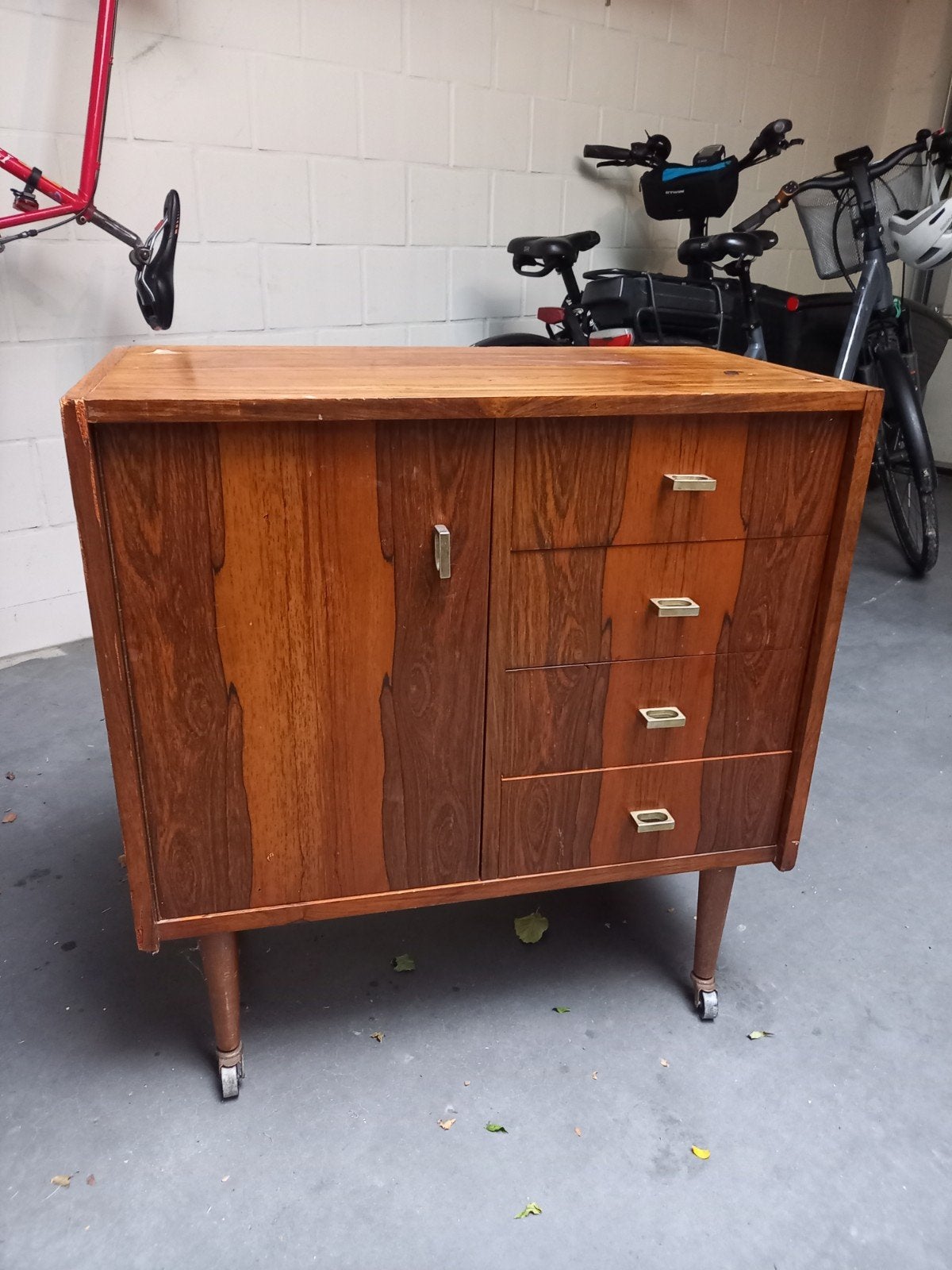 Vintage kastje, Ophalen